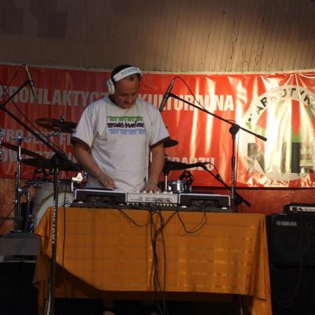 View larger image 